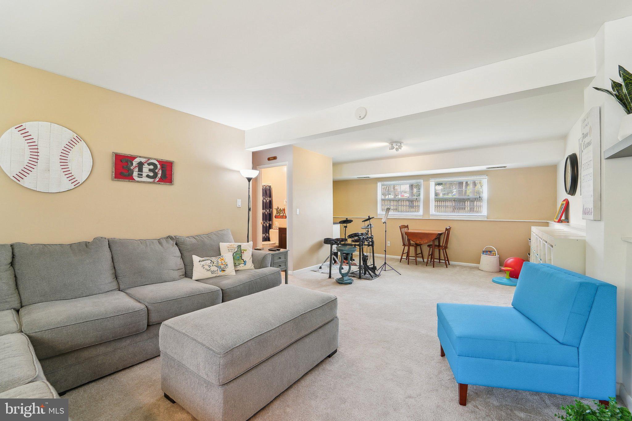 BAY HILLS - Residential