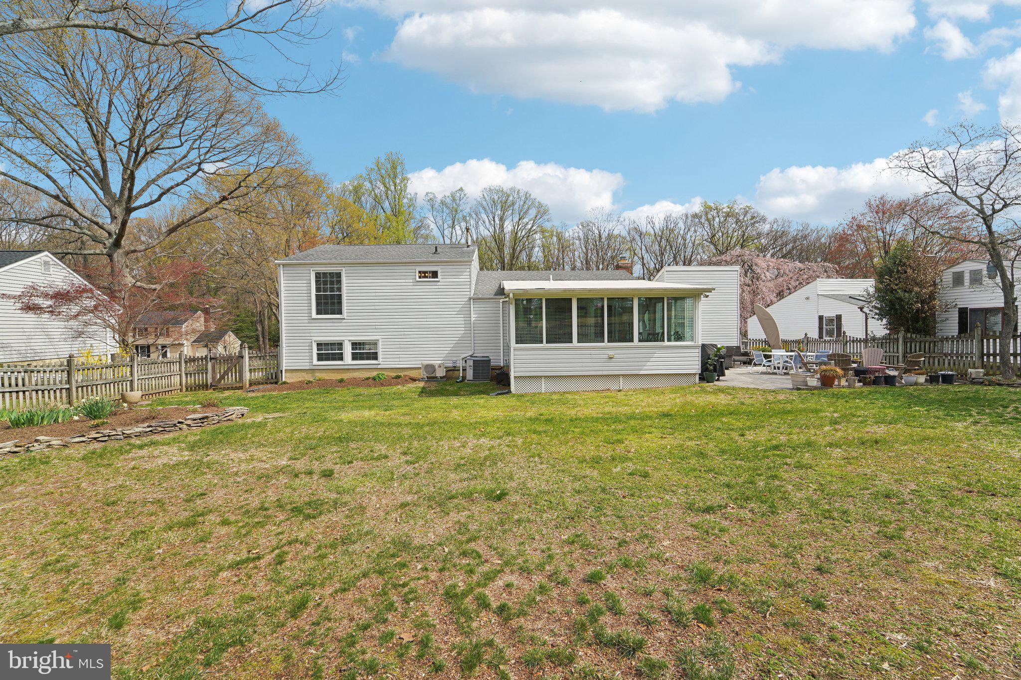 BAY HILLS - Residential