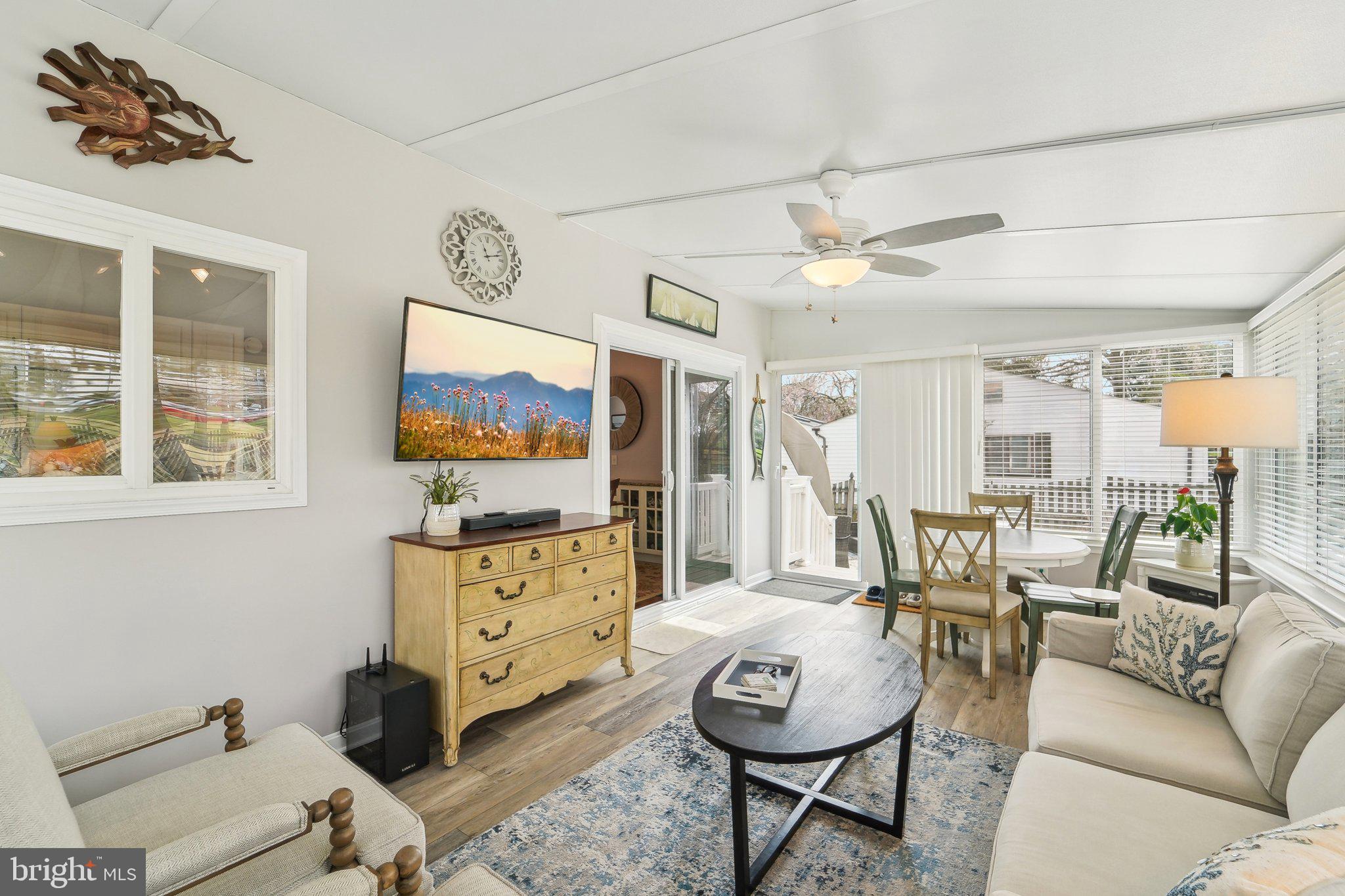 BAY HILLS - Residential