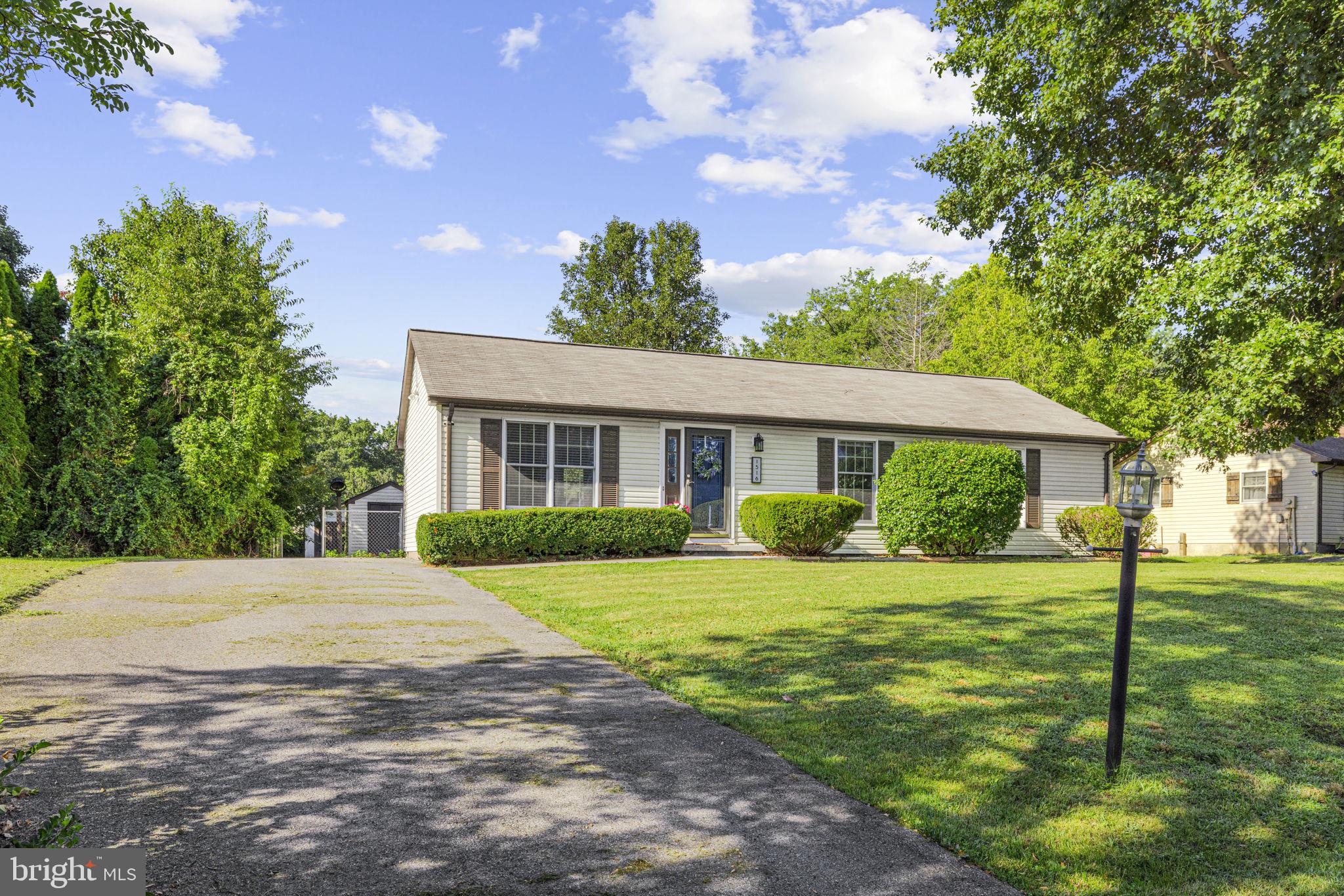 1516 MALLARD PLACE