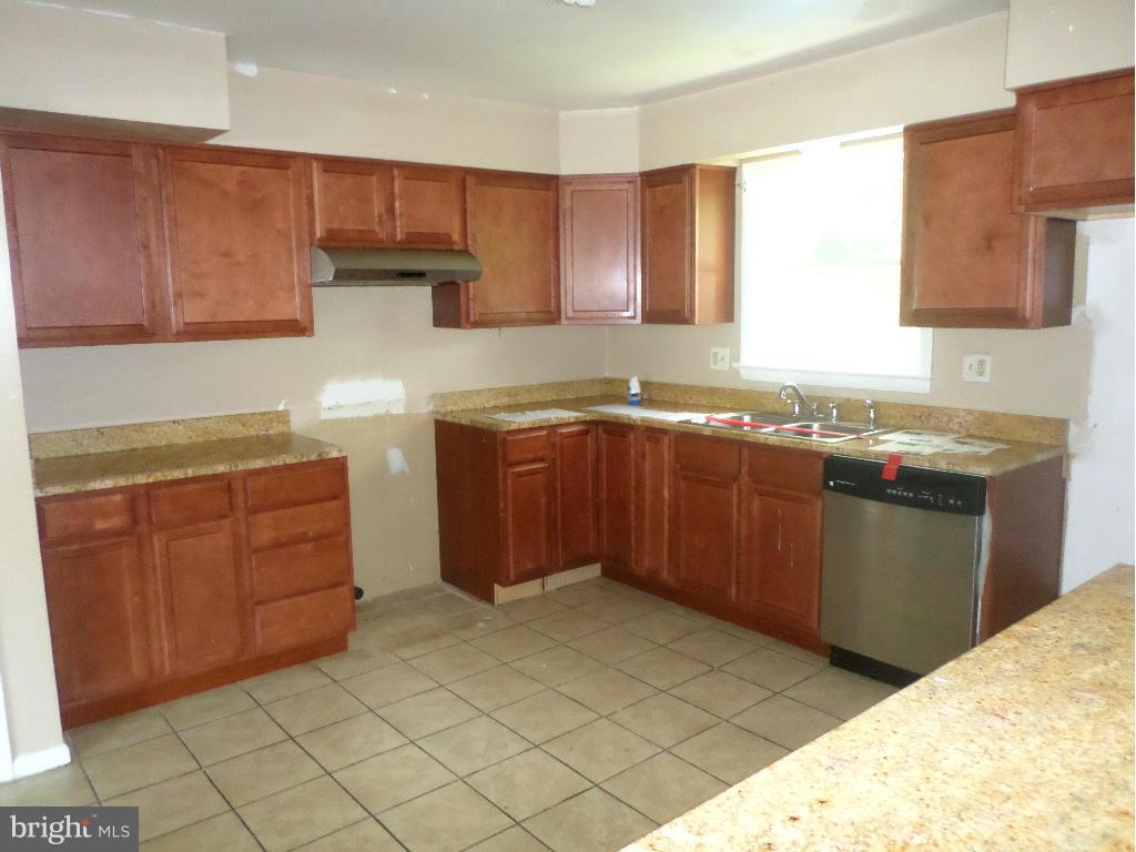 SURRATTS GARDENS - Residential