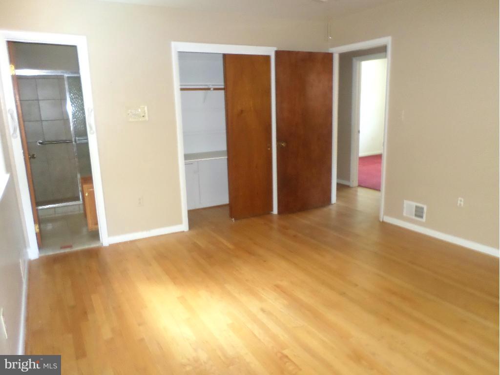 SURRATTS GARDENS - Residential