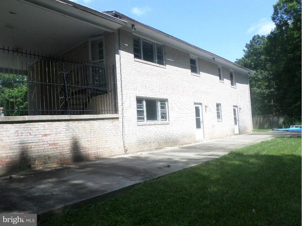 SURRATTS GARDENS - Residential