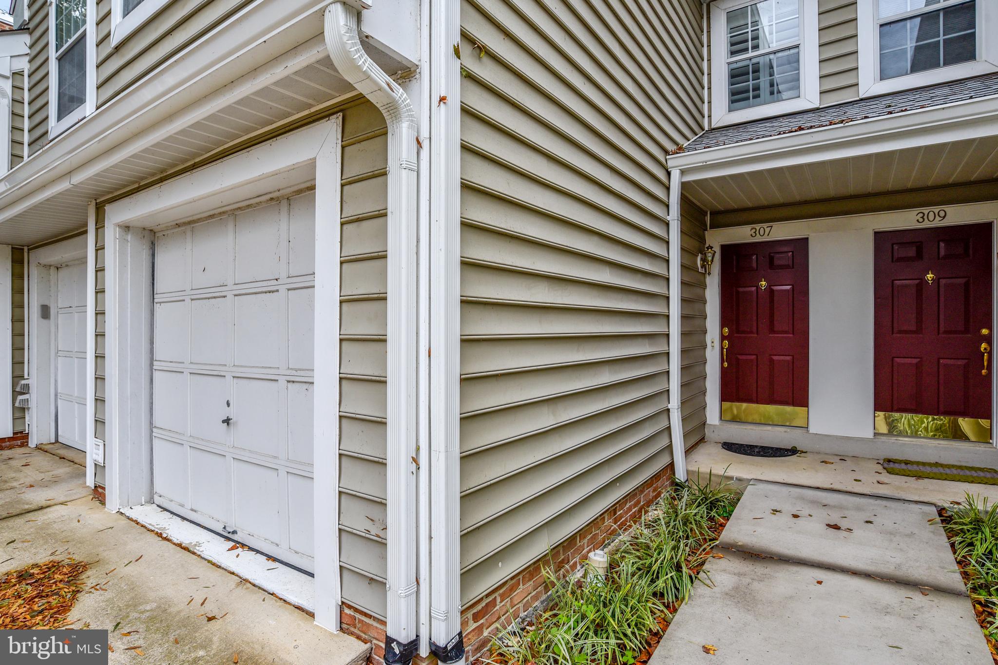 OCCOQUAN POINTE CONDO - Residential