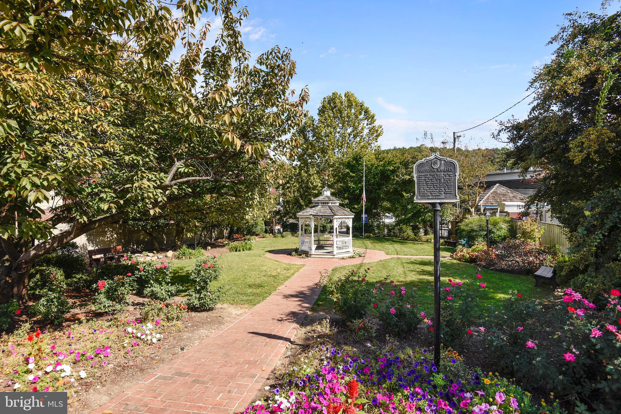 OCCOQUAN POINTE CONDO - Residential