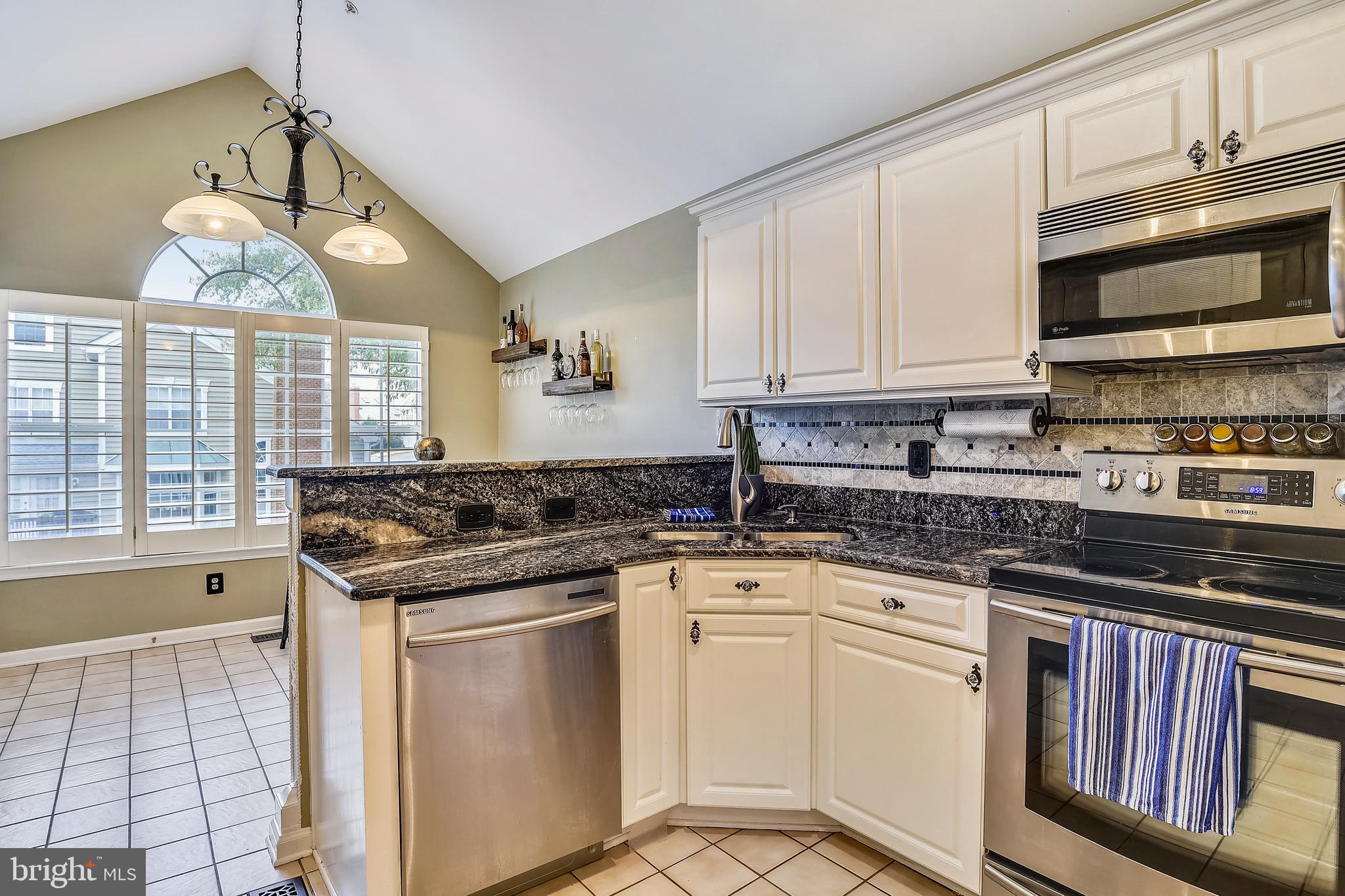 OCCOQUAN POINTE CONDO - Residential