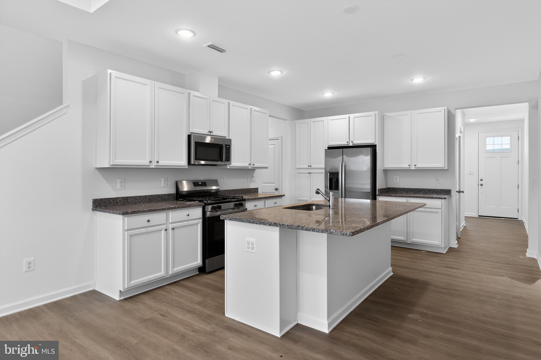 ADMIRAL'S LANDING - Residential