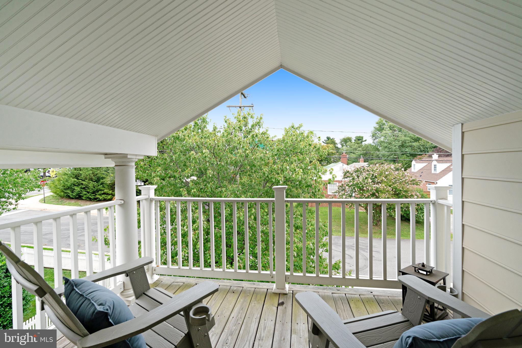 LYONHURST - Residential