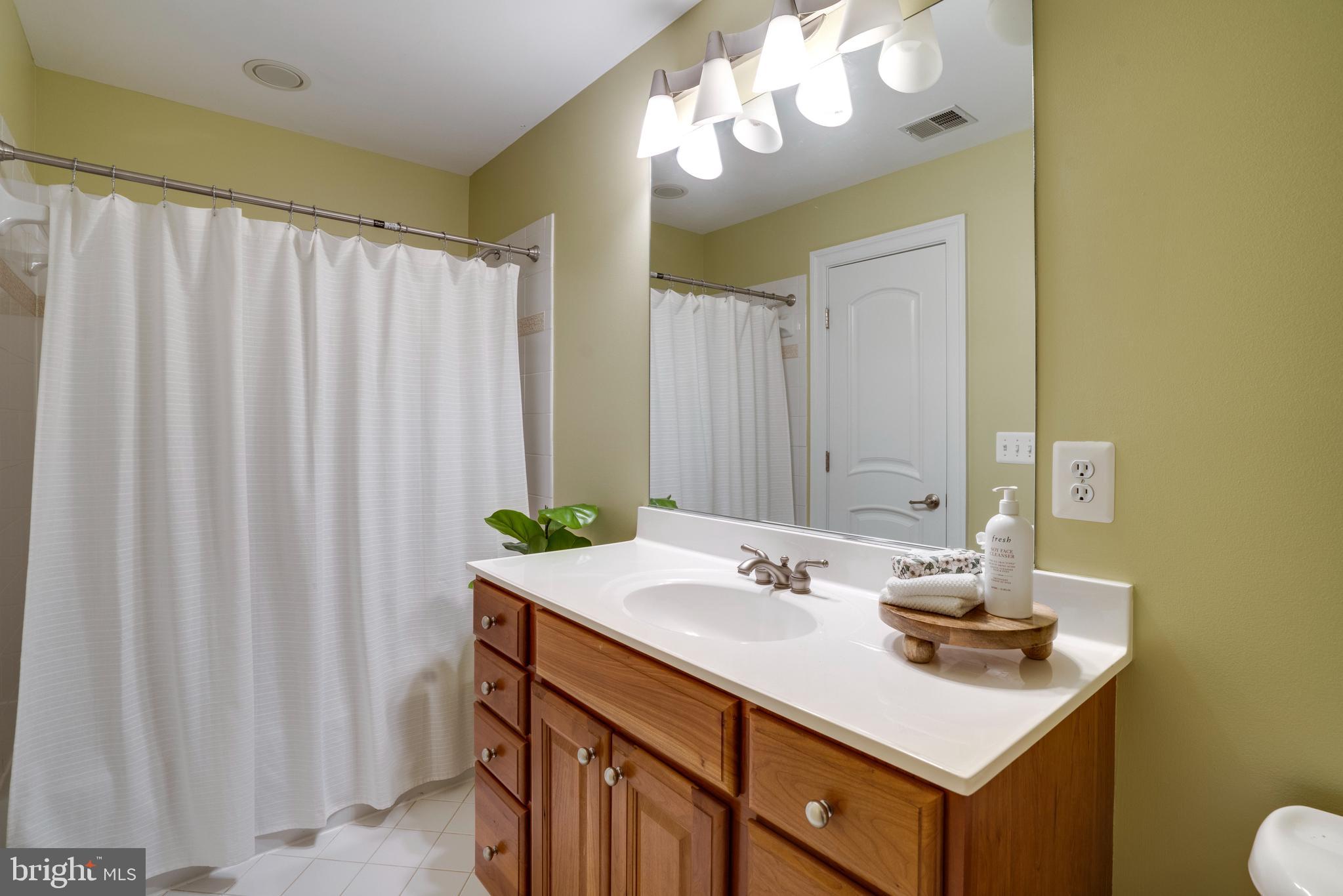 LYONHURST - Residential