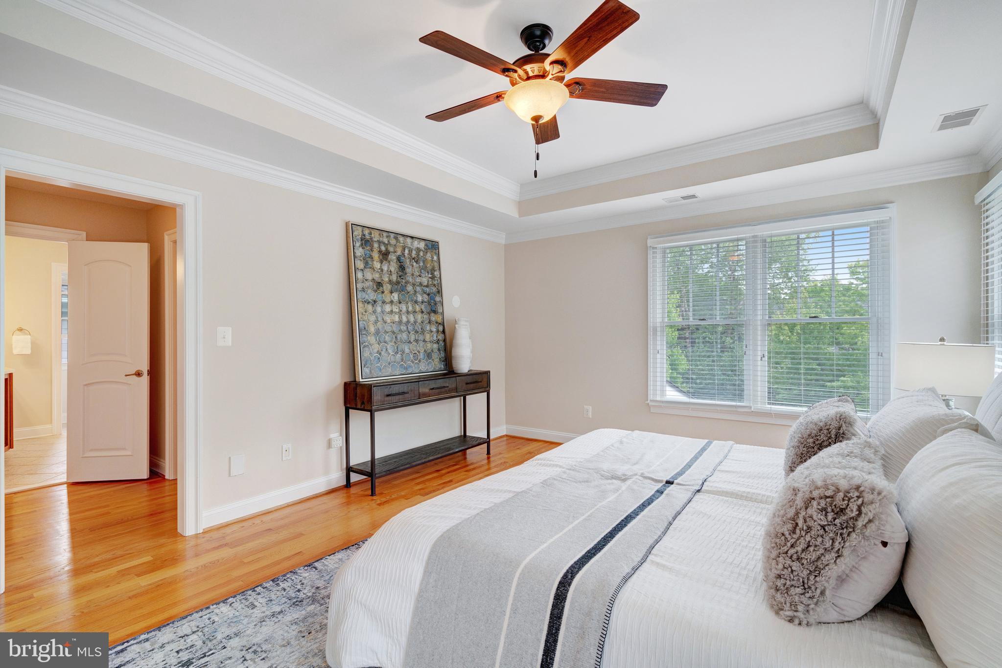 LYONHURST - Residential