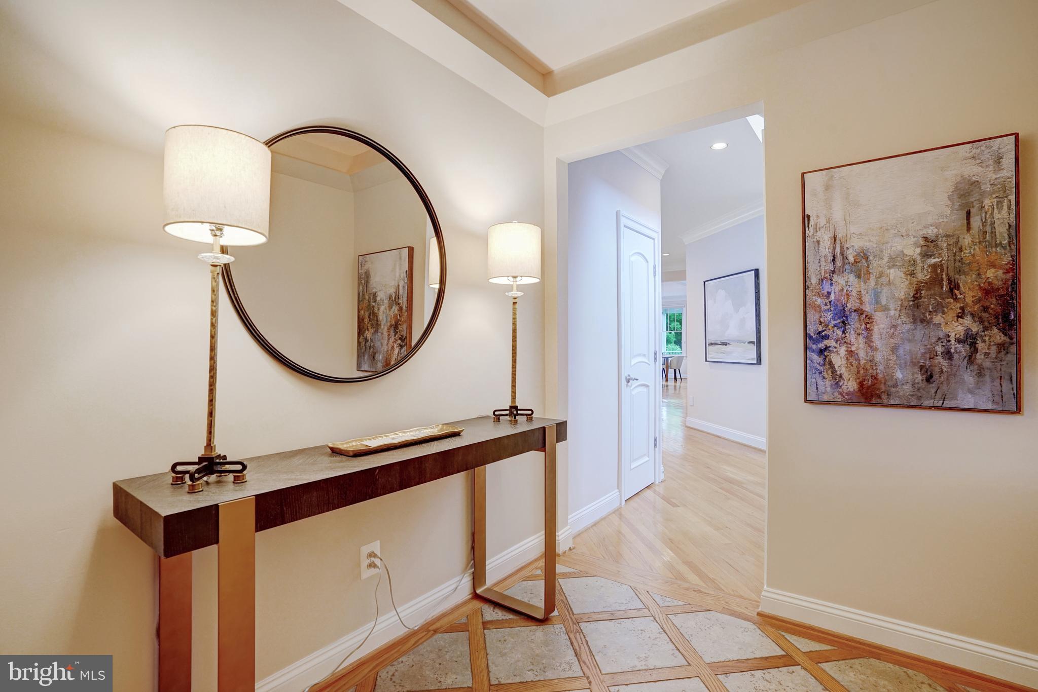 LYONHURST - Residential