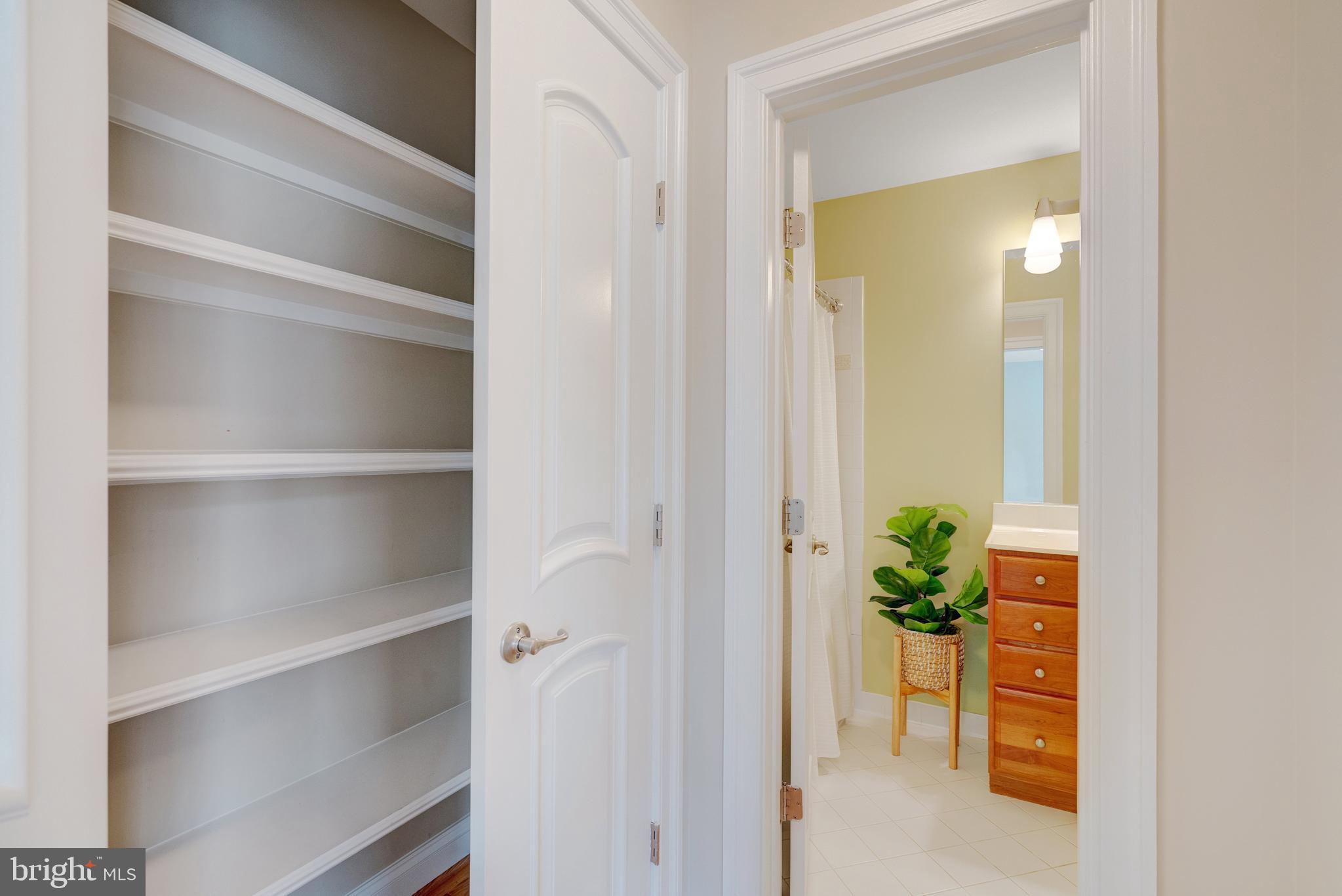 LYONHURST - Residential