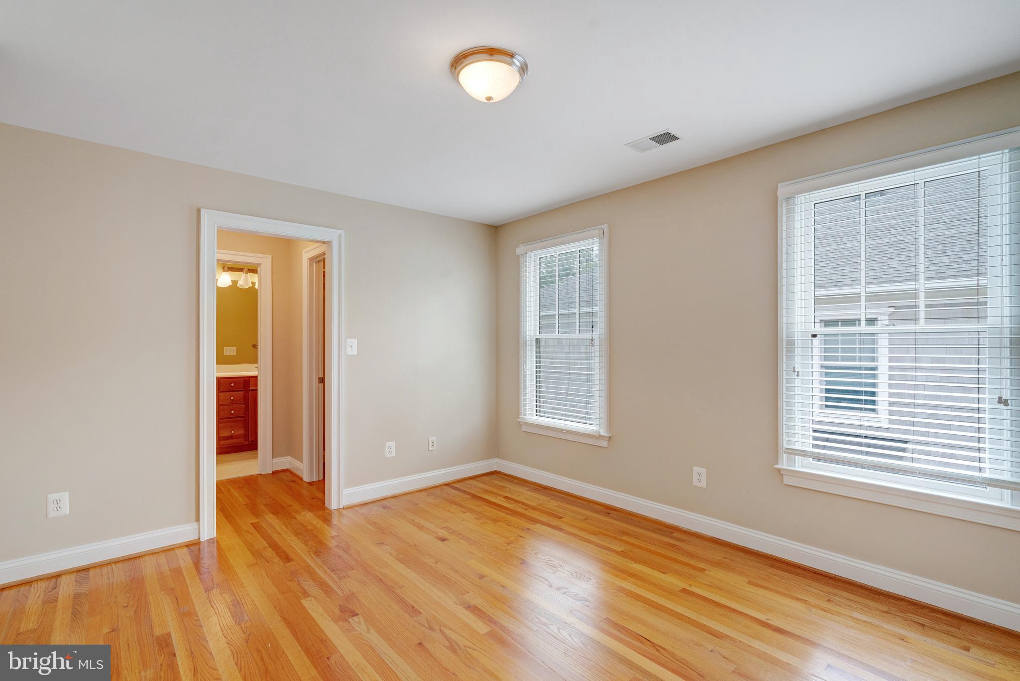 LYONHURST - Residential