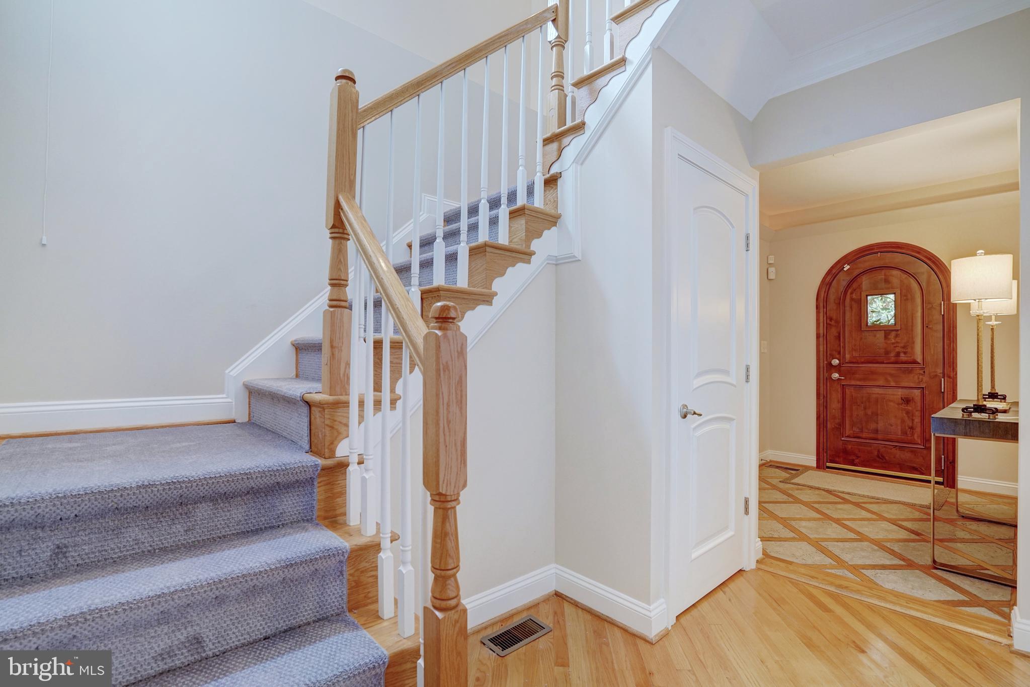 LYONHURST - Residential