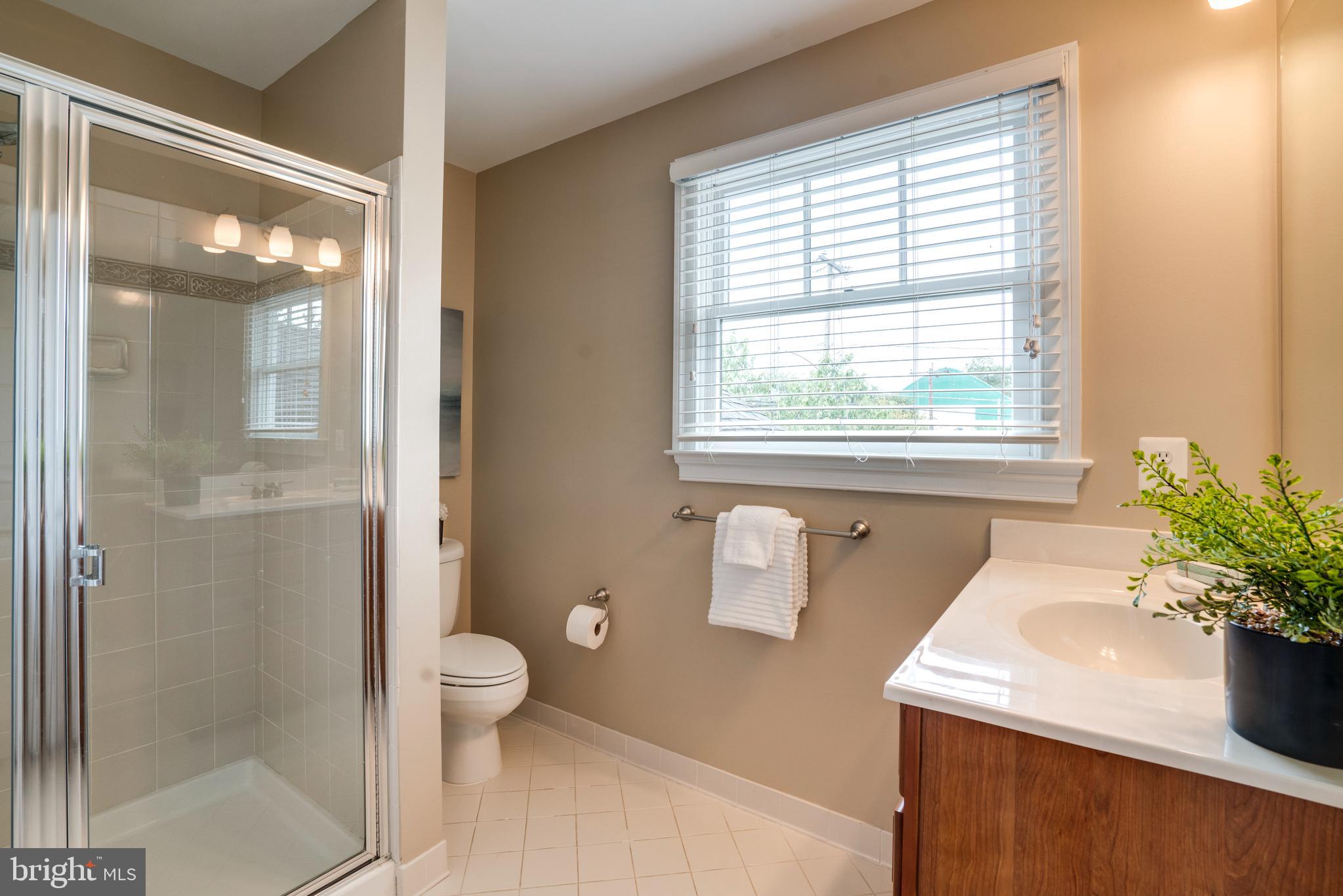 LYONHURST - Residential