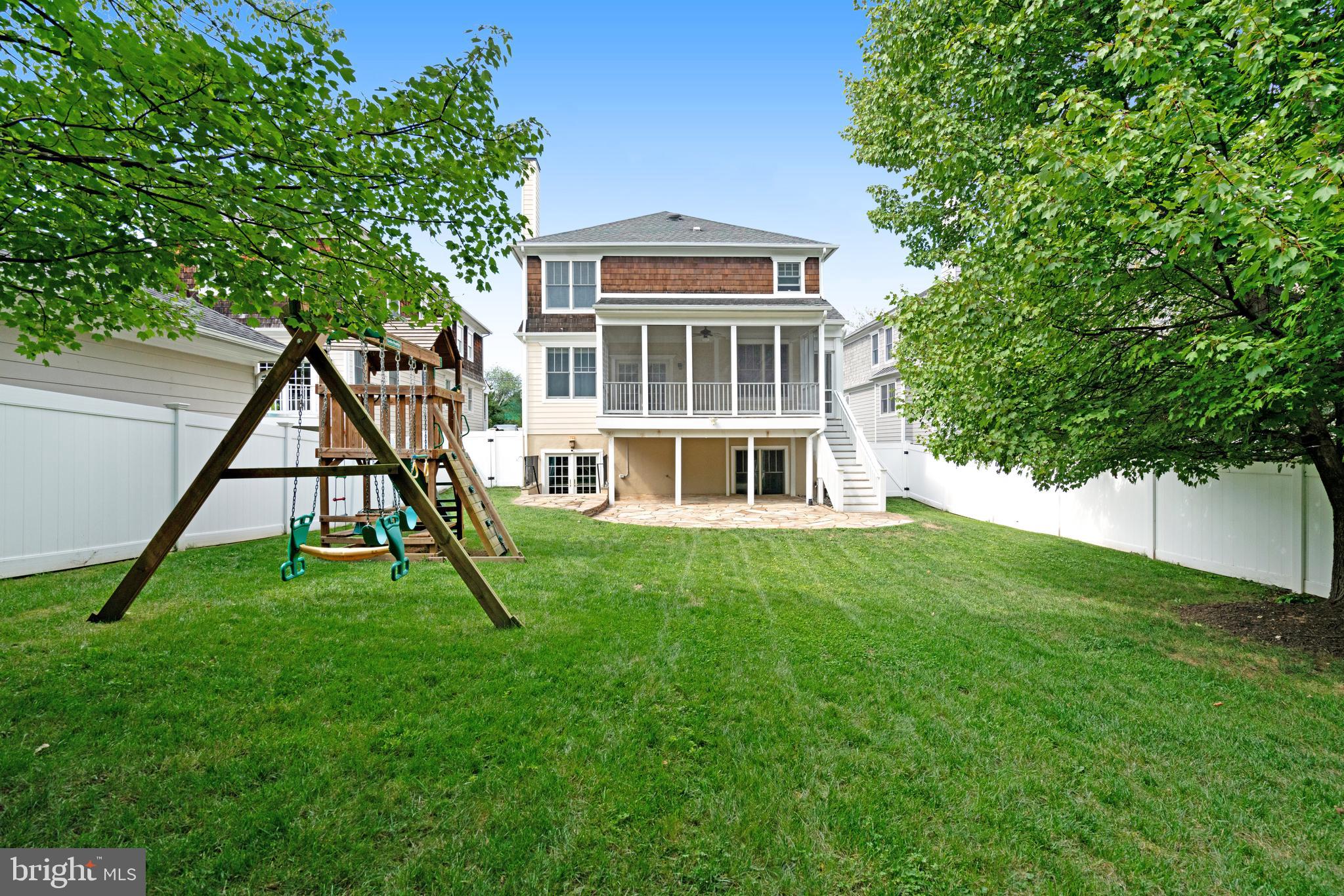 LYONHURST - Residential