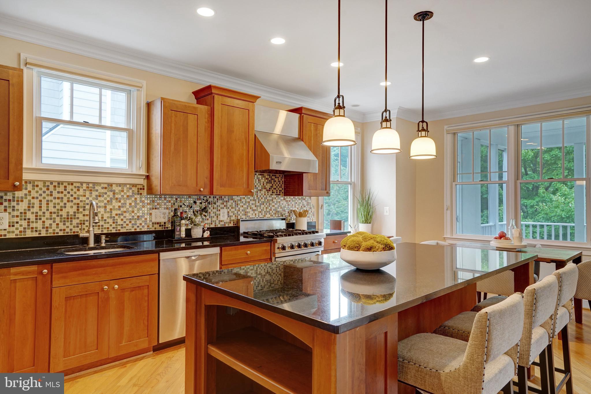 LYONHURST - Residential