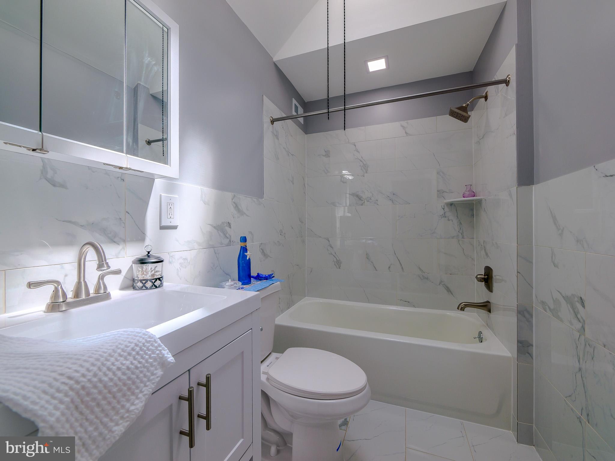 ELMWOOD PARK - Residential