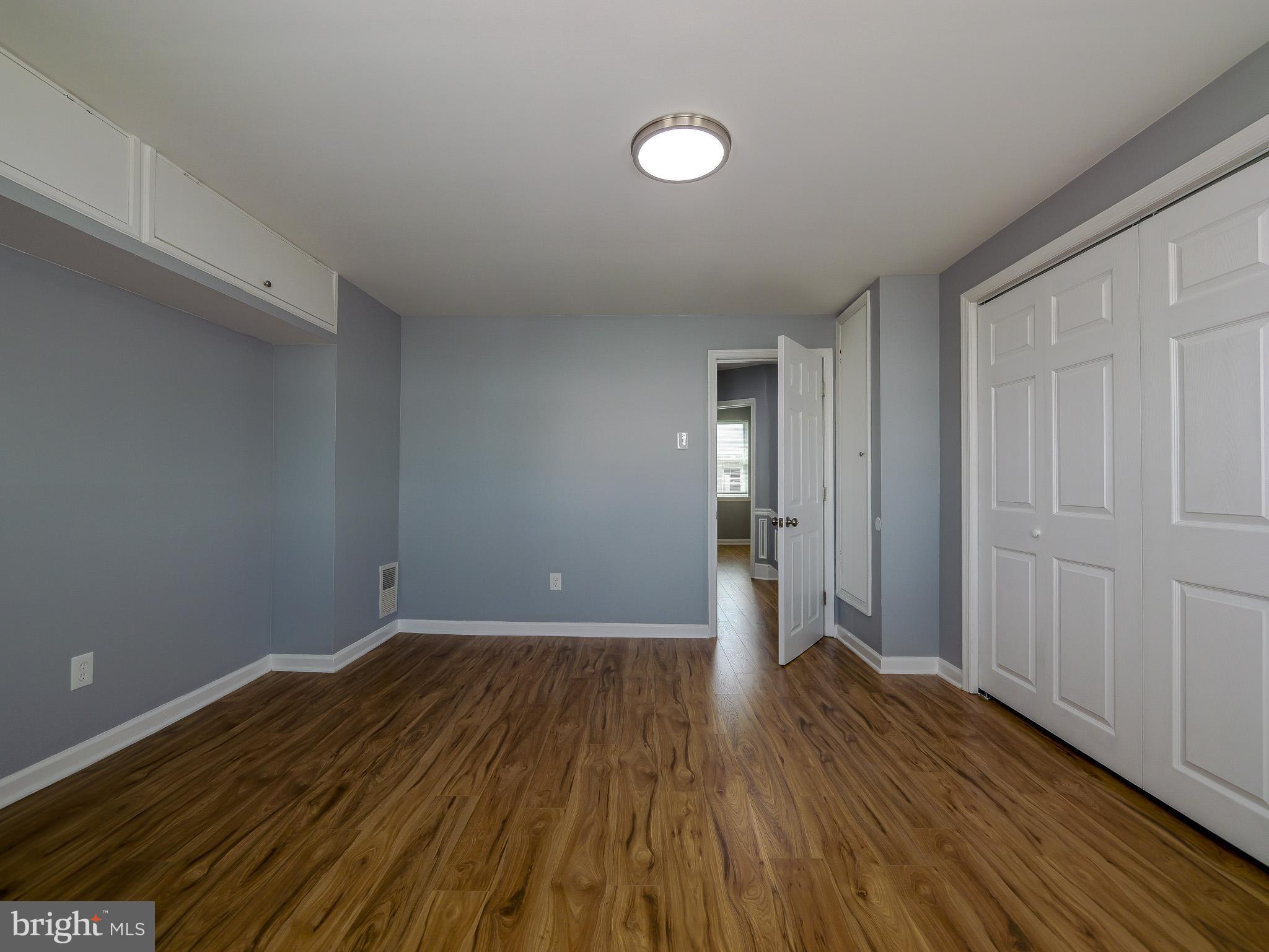 ELMWOOD PARK - Residential