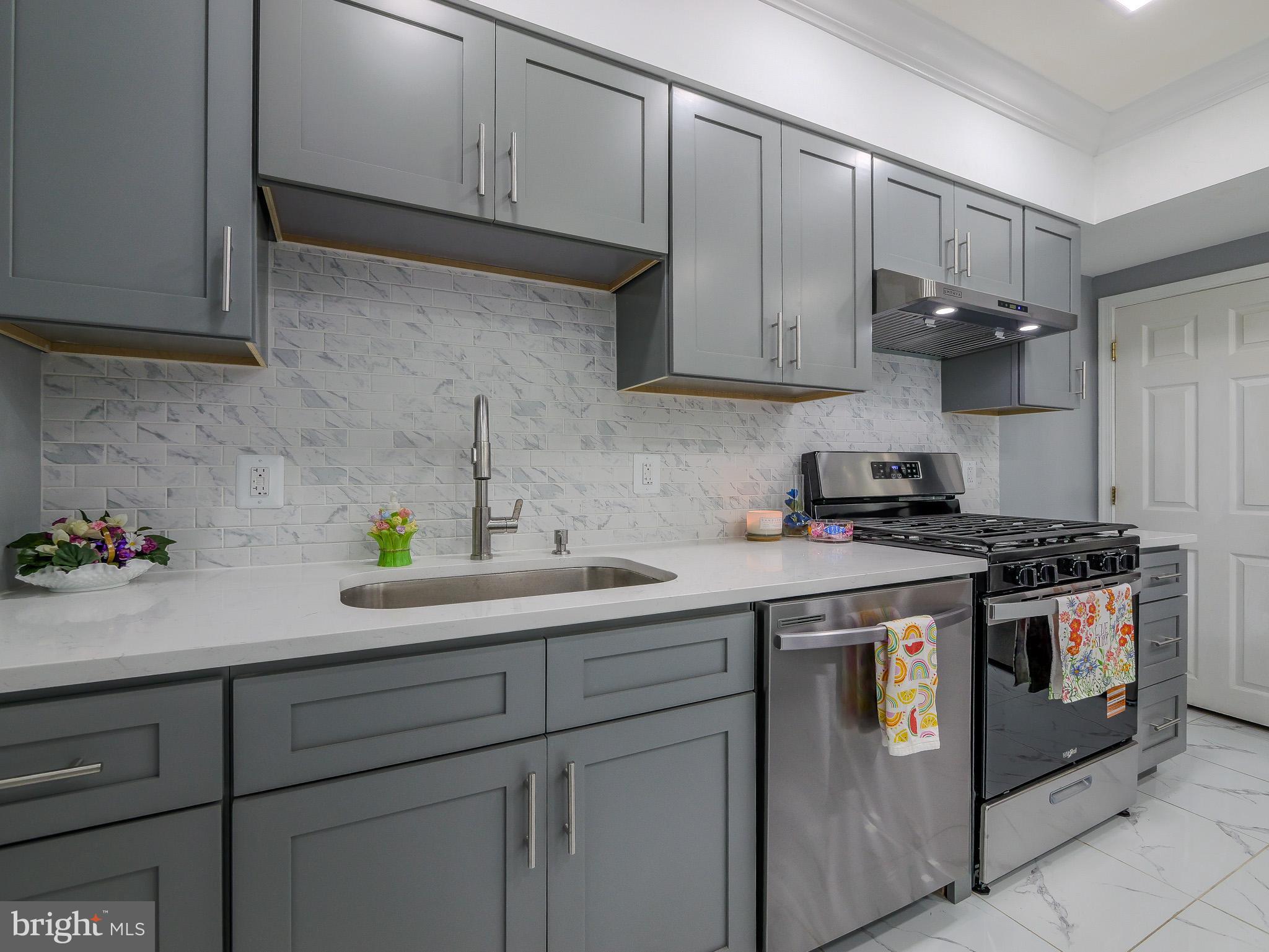 ELMWOOD PARK - Residential