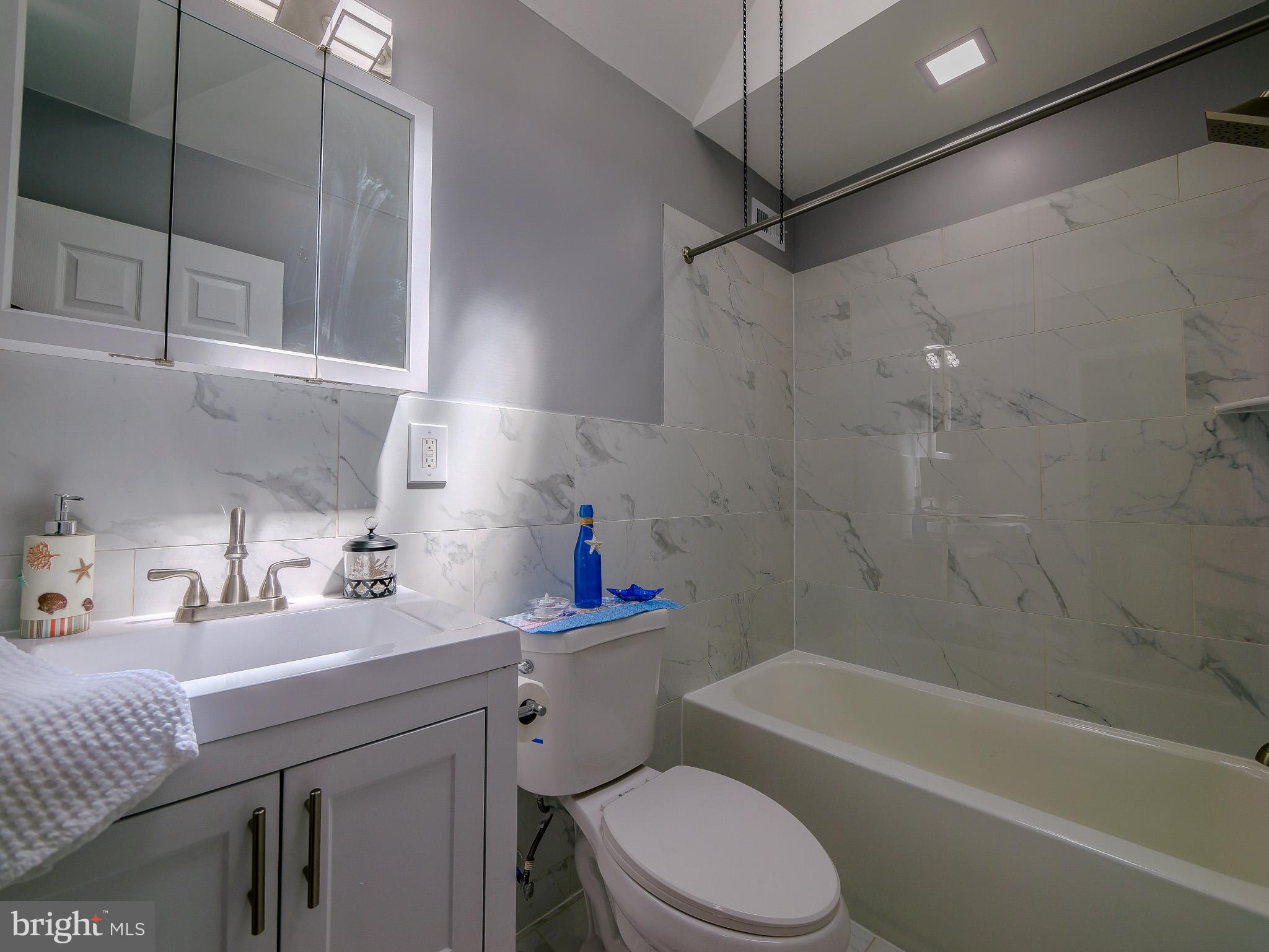 ELMWOOD PARK - Residential