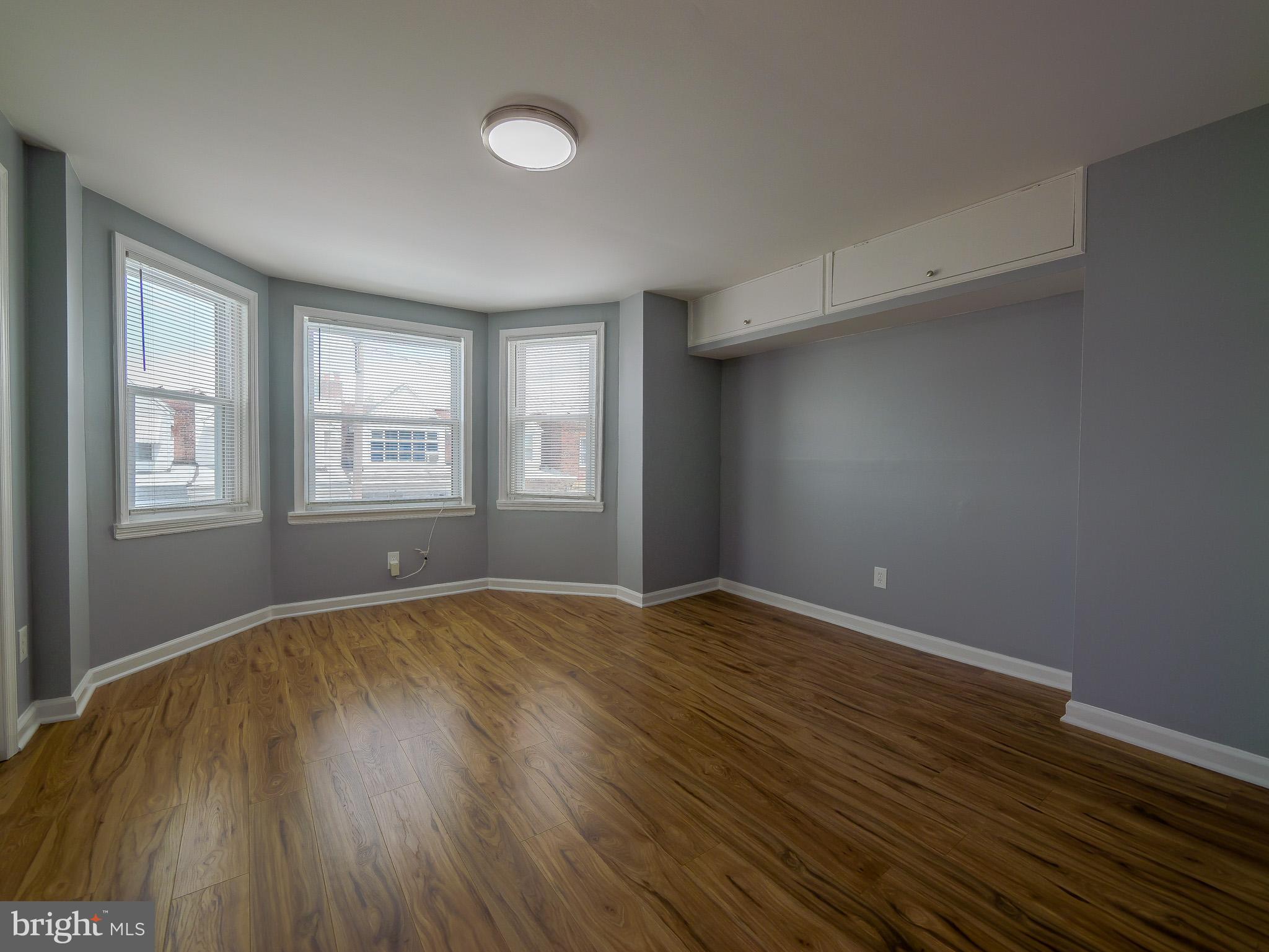ELMWOOD PARK - Residential