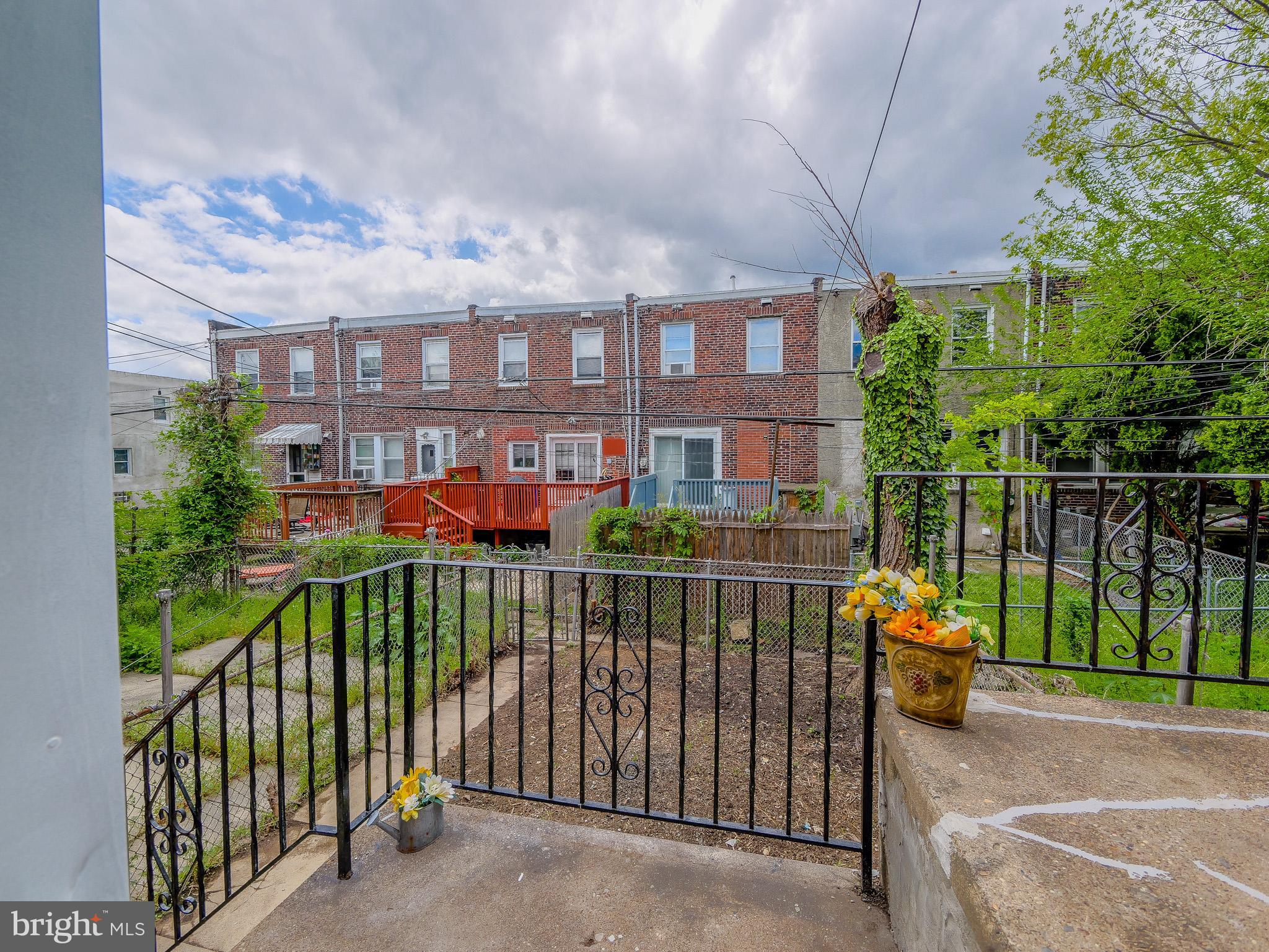 ELMWOOD PARK - Residential