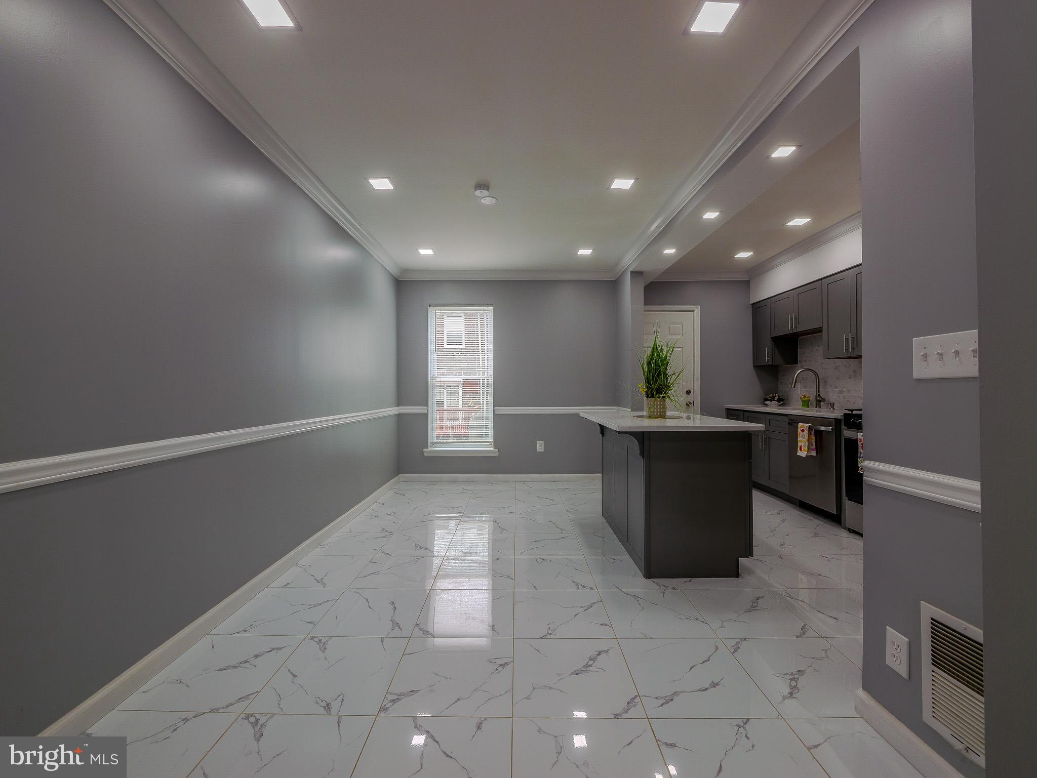 ELMWOOD PARK - Residential