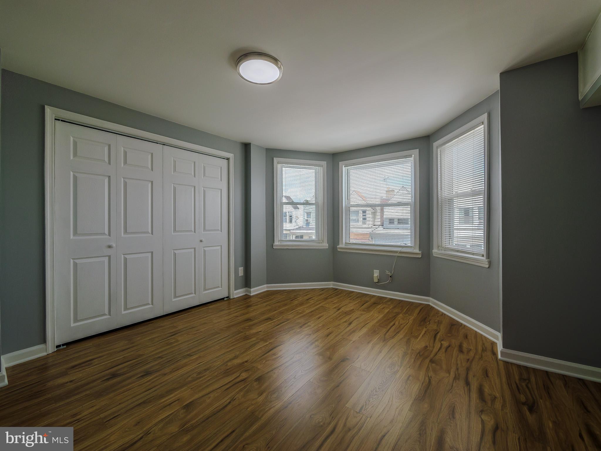 ELMWOOD PARK - Residential