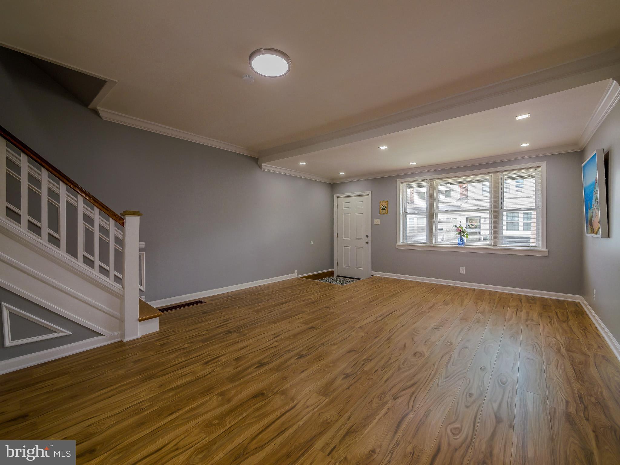 ELMWOOD PARK - Residential