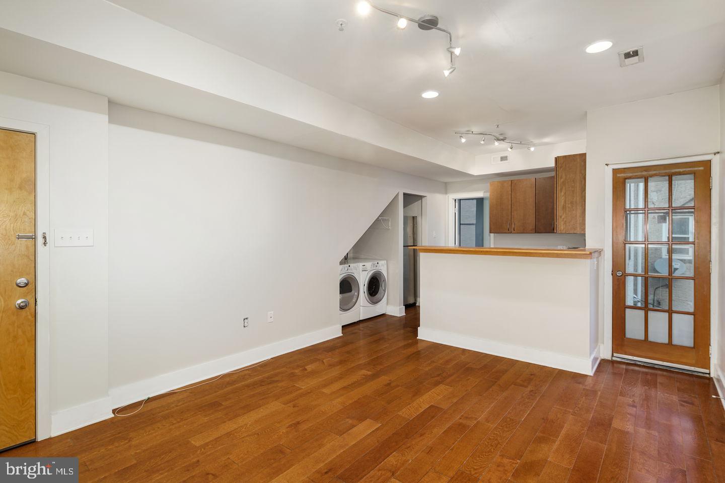 GRADUATE HOSPITAL - Residential Lease