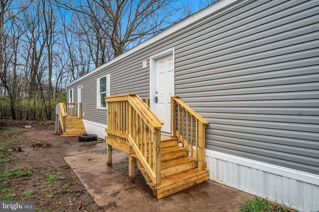 Photo of 12 Mobile Drive, THOMASVILLE, PA 17364 (MLS # PAYK2091162)