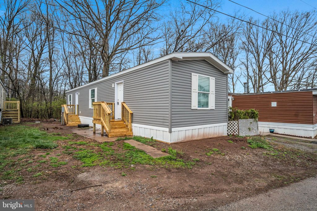 Photo of 12 Mobile Drive, THOMASVILLE, PA 17364 (MLS # PAYK2091162)