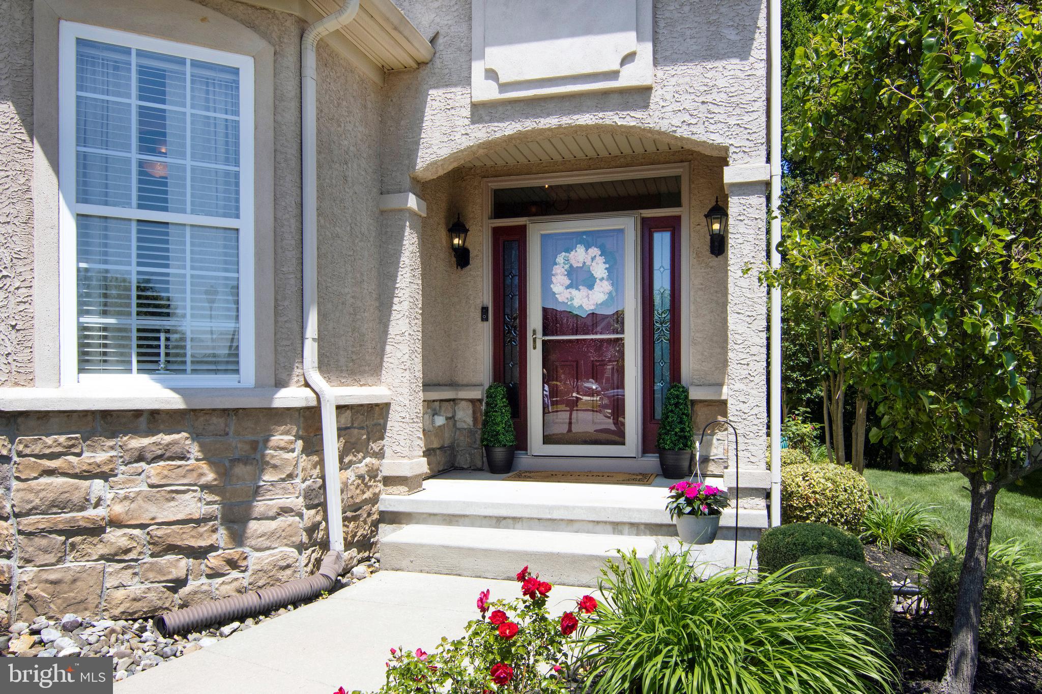 89 MONARCH COURT