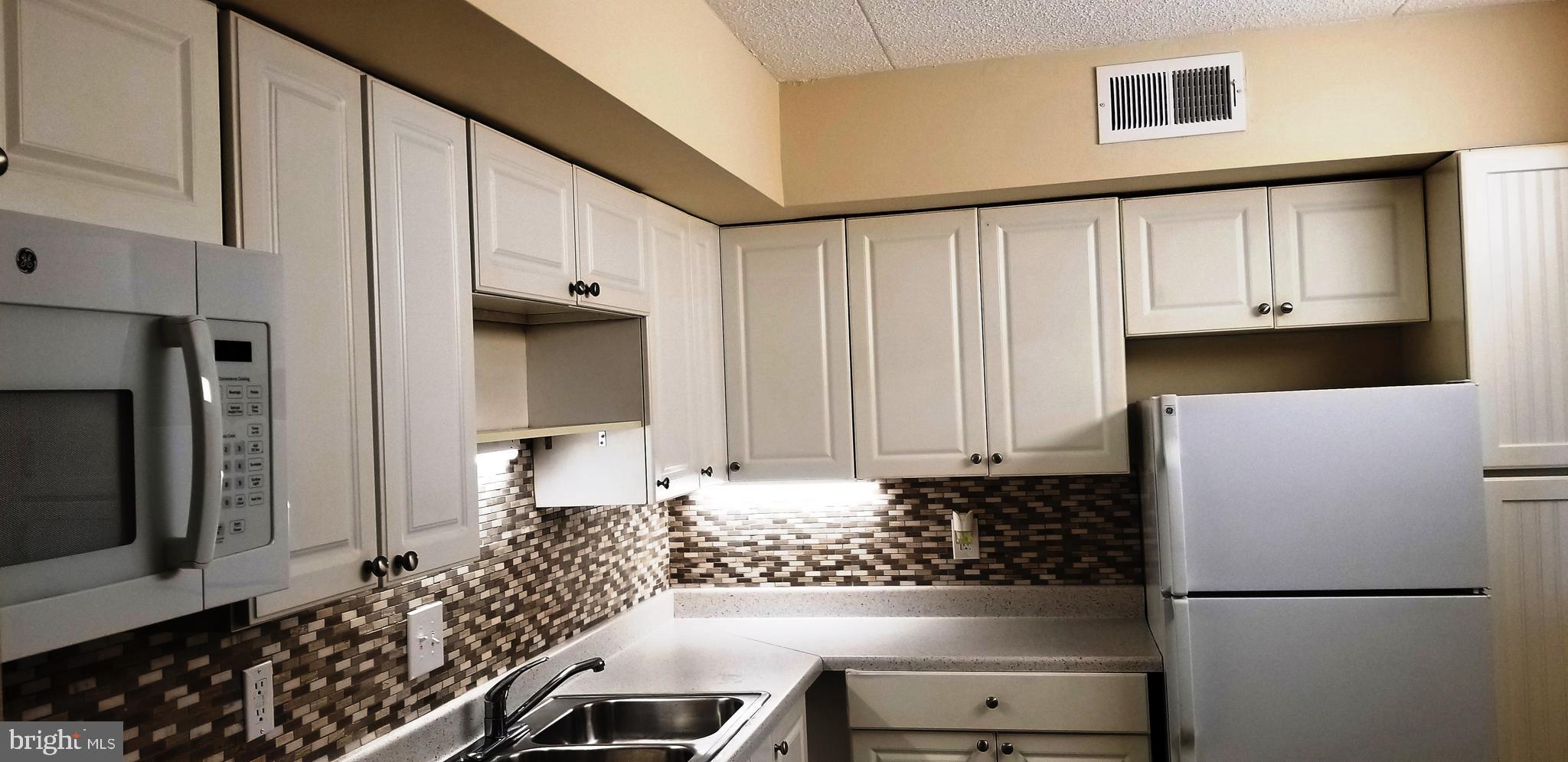 VALLEY FORGE TOWER - Residential