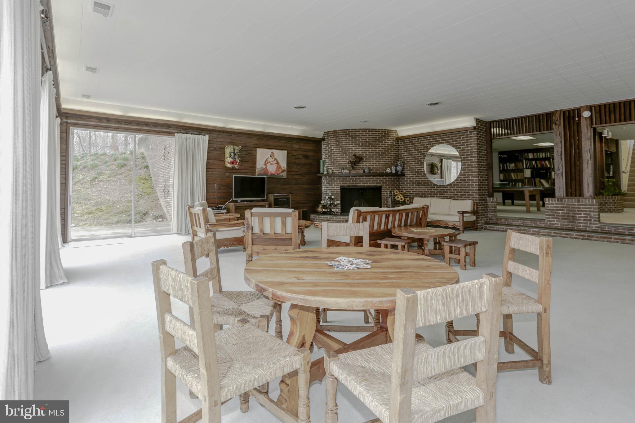 POTOMAC FALLS - Residential