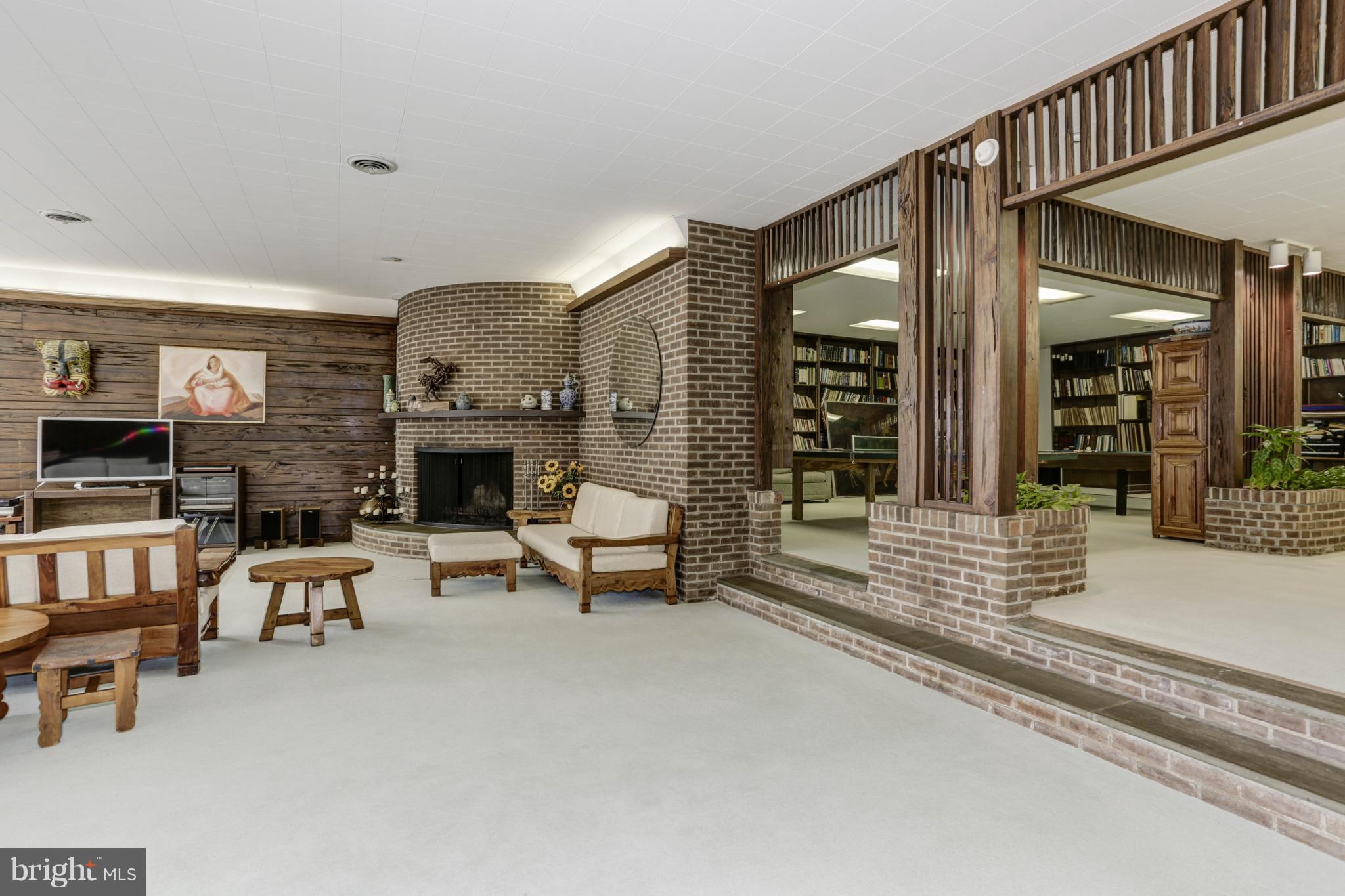 POTOMAC FALLS - Residential