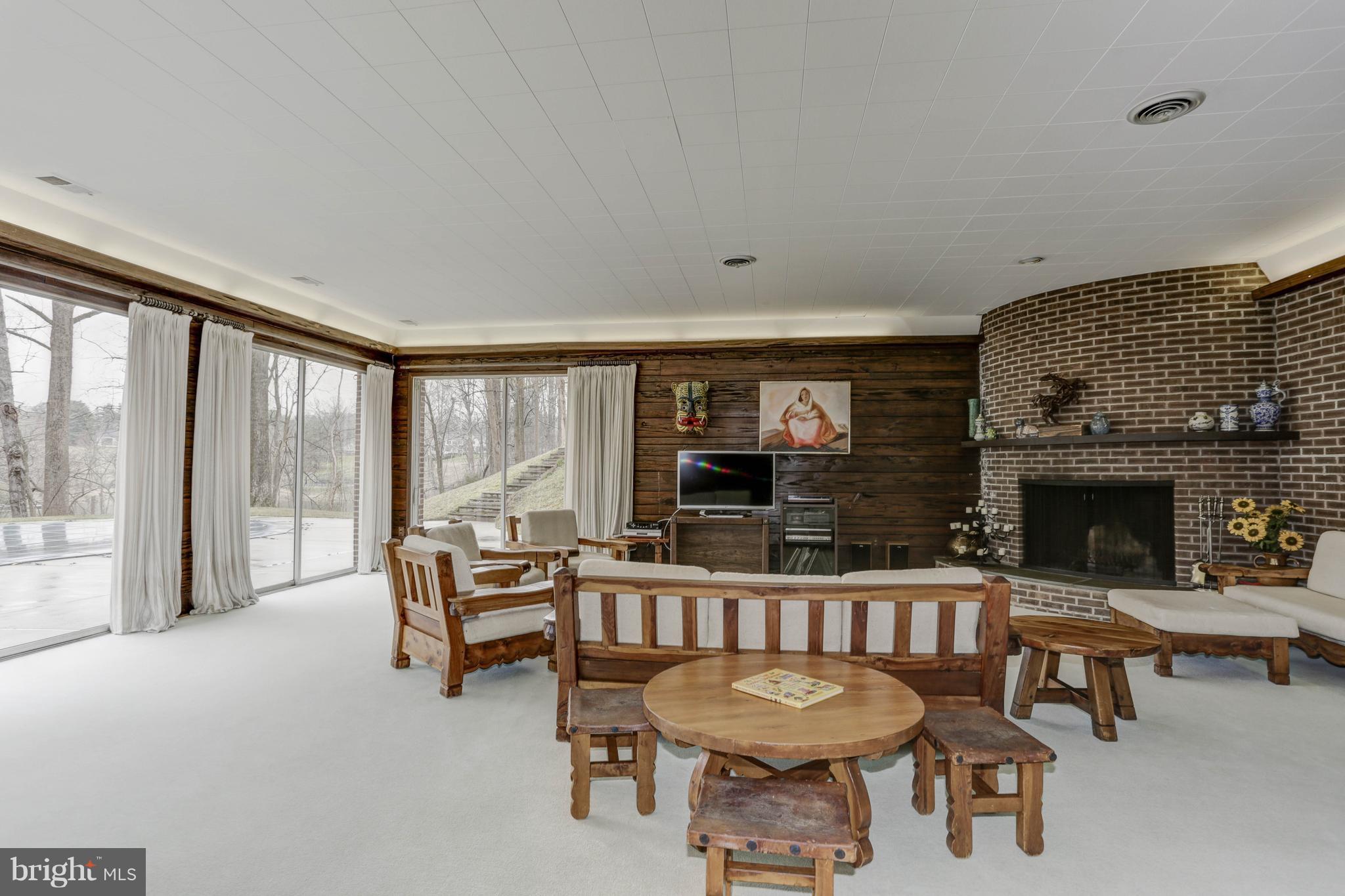 POTOMAC FALLS - Residential