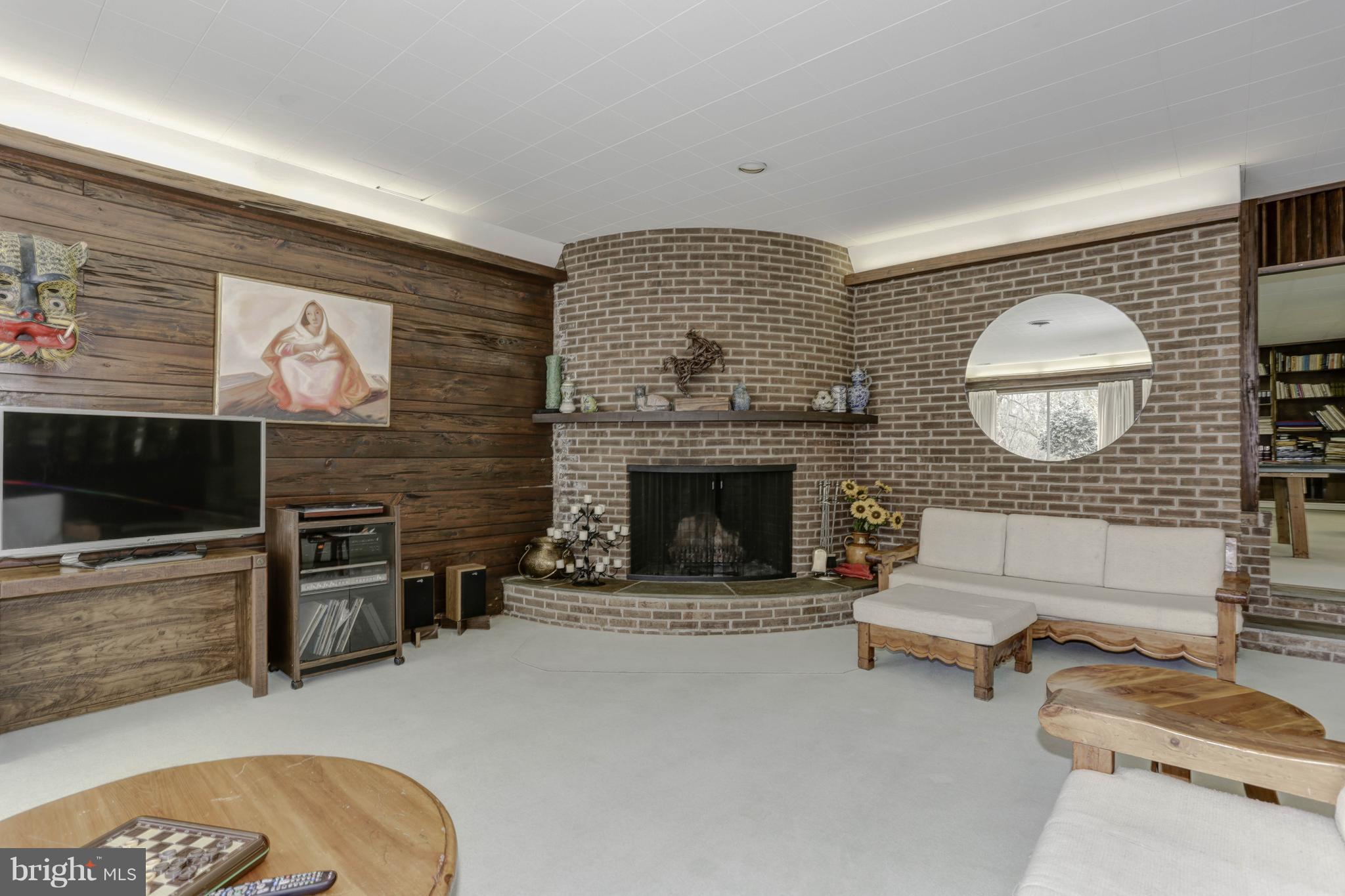 POTOMAC FALLS - Residential