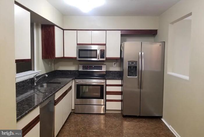 RHONDDA - Residential Lease