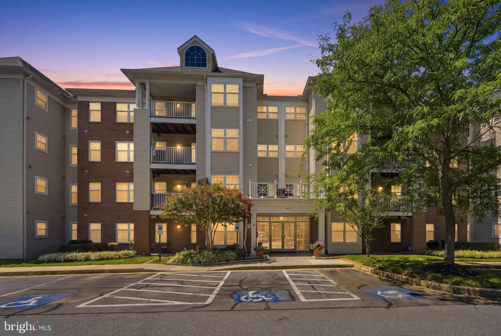 4550 CHAUCER WAY 102