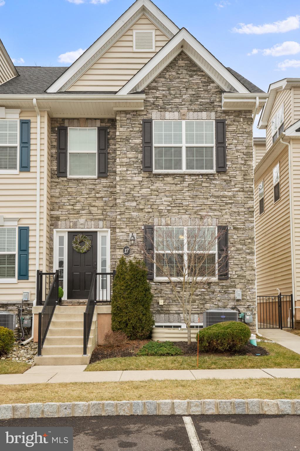 CARRIAGE HILL - Residential