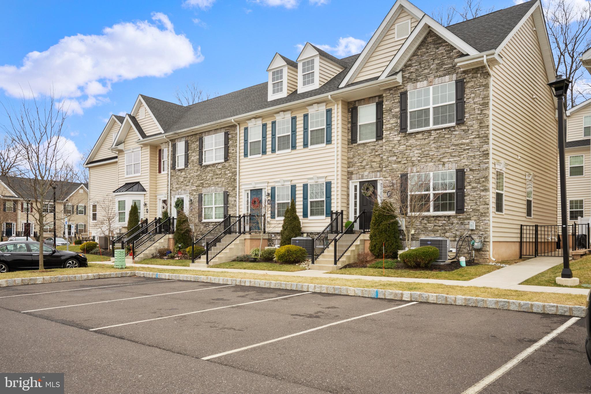 CARRIAGE HILL - Residential