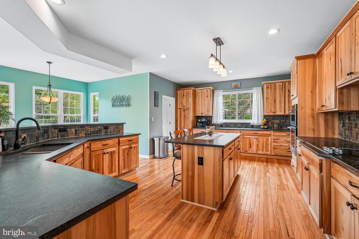 TAYLORSTOWN - Residential