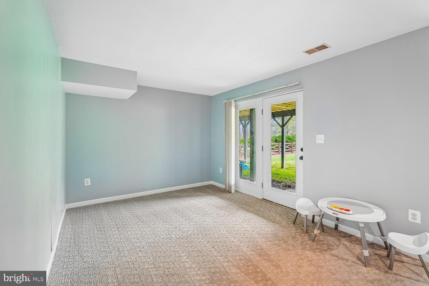 TAYLORSTOWN - Residential