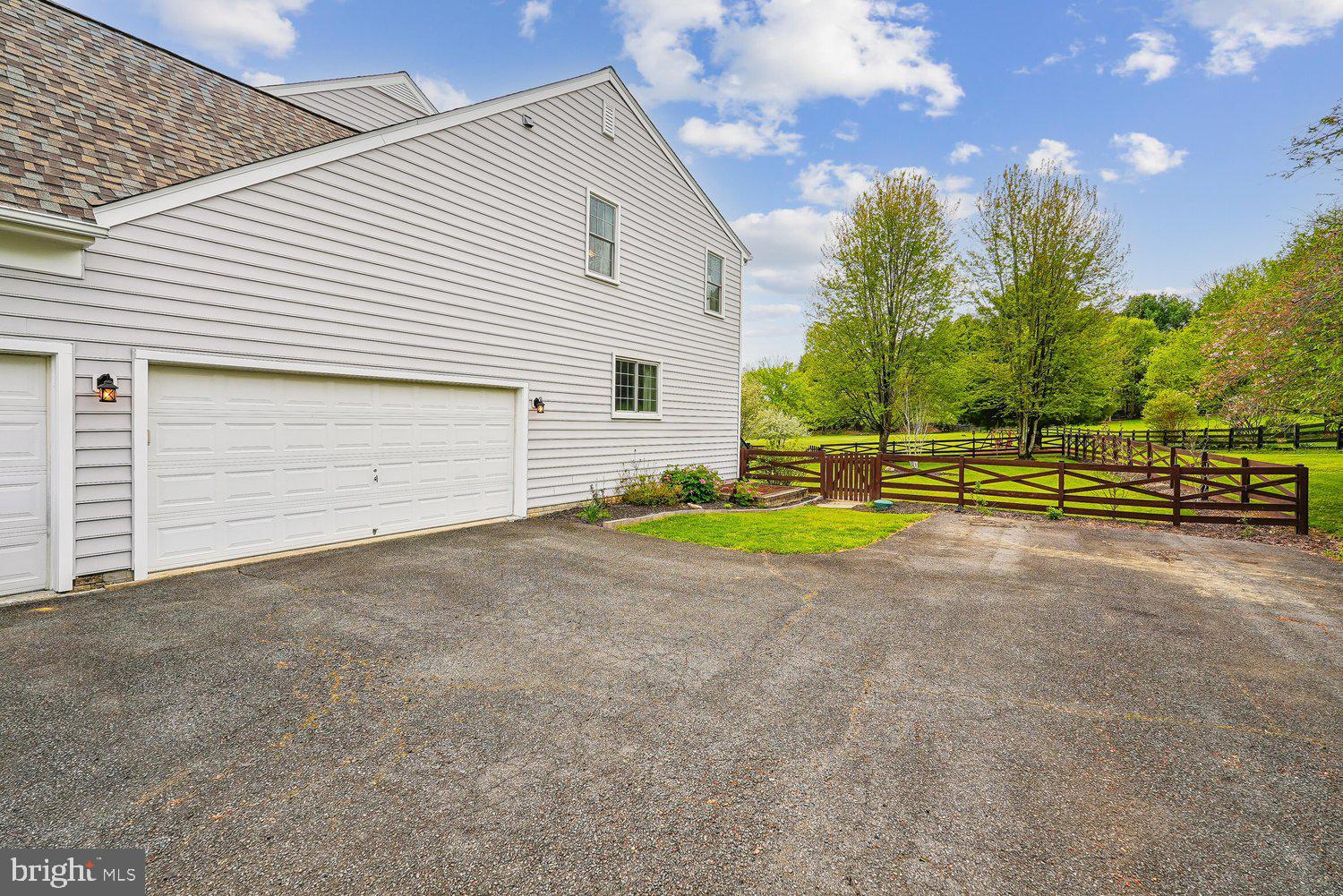 TAYLORSTOWN - Residential