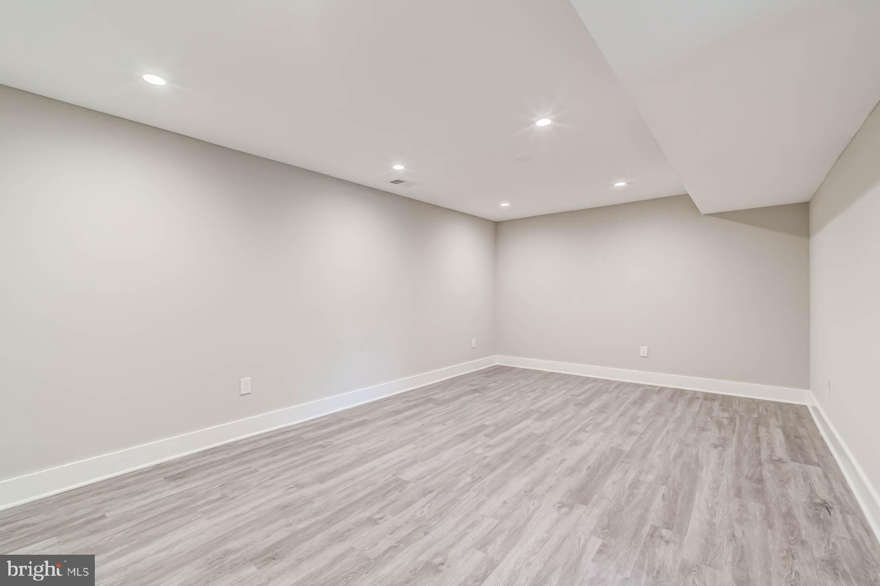 CRYSTAL SPRING KNOLLS - Residential