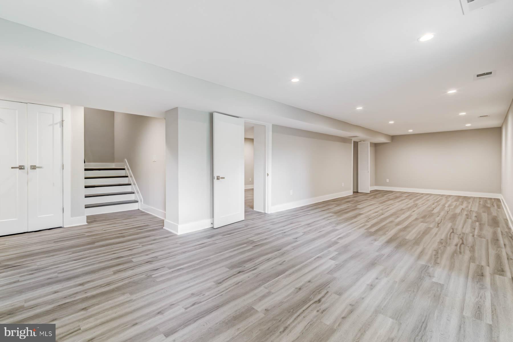 CRYSTAL SPRING KNOLLS - Residential