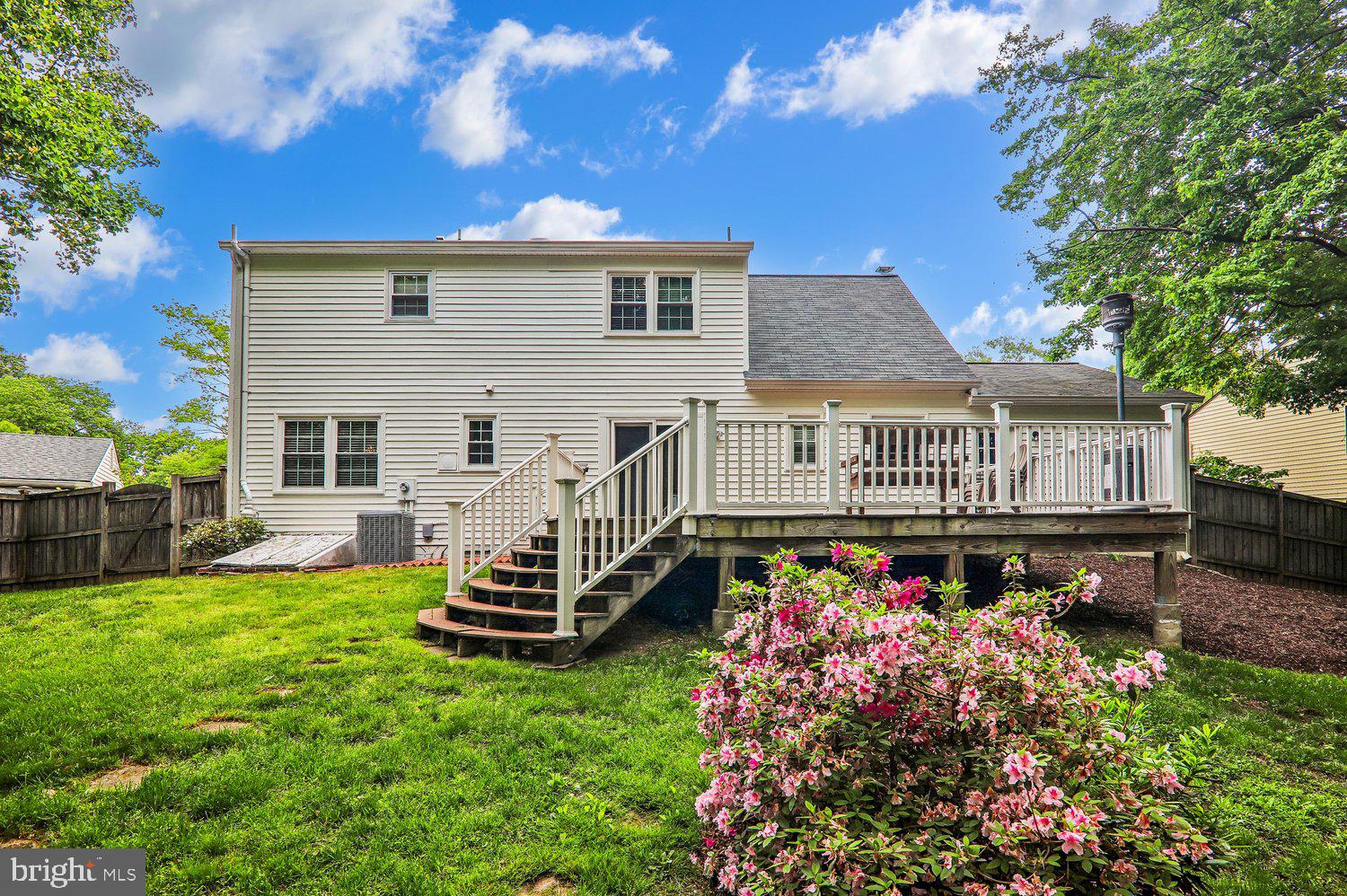 8002 LOG CABIN COURT