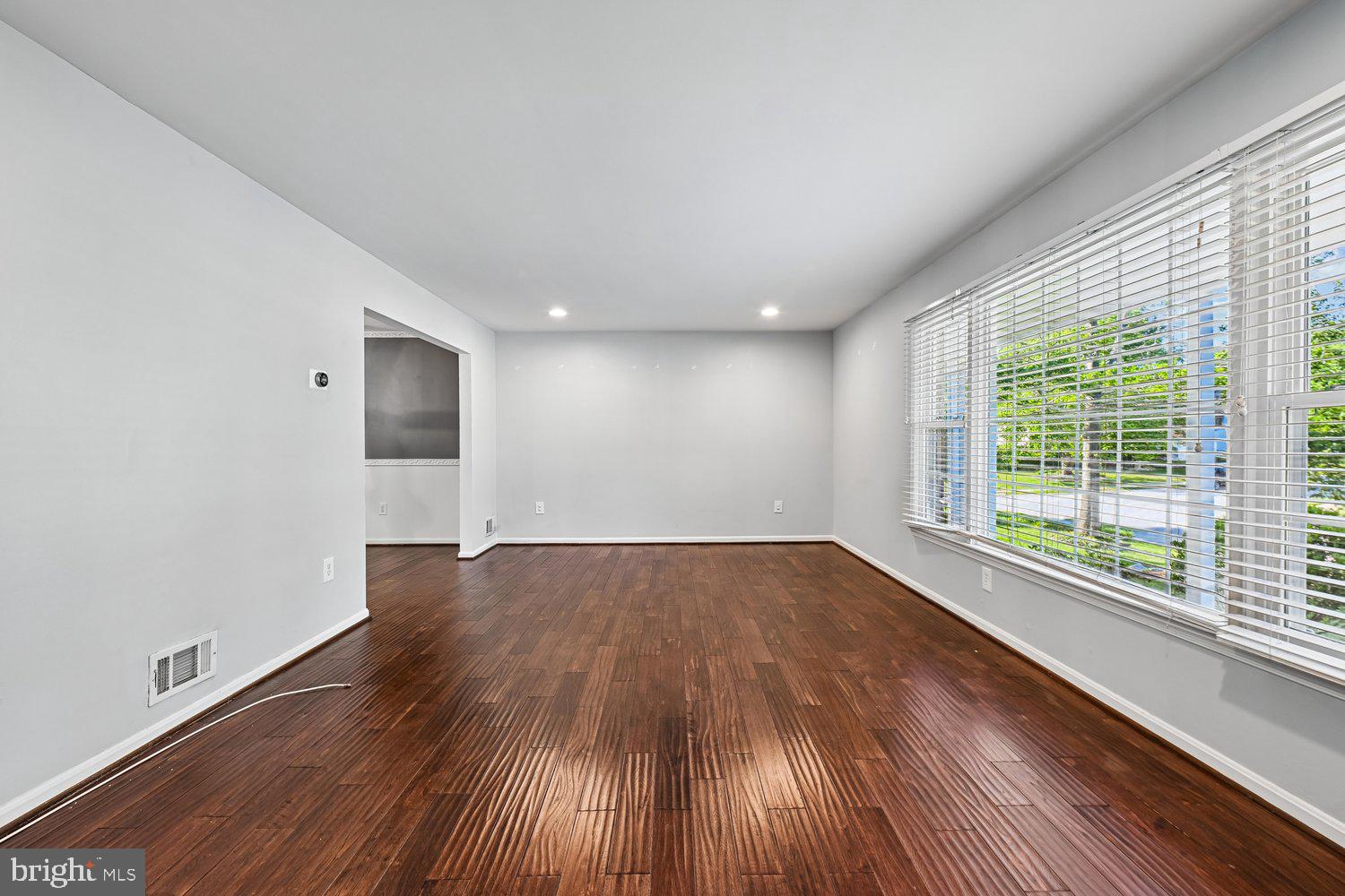 8002 LOG CABIN COURT
